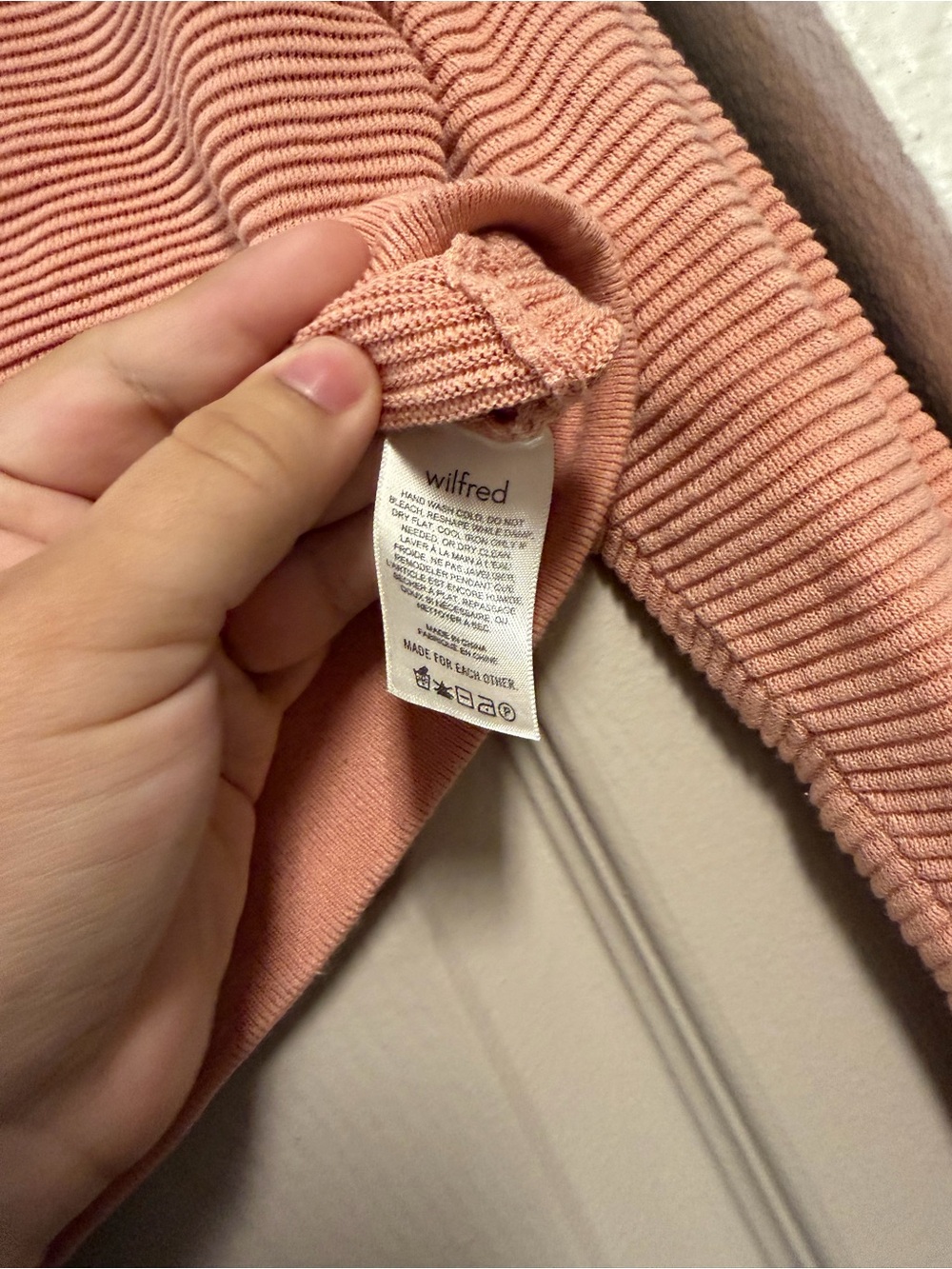 Wilfred Blush Ribbed Cropped V-Neck Cardigan - Picture 4 of 6